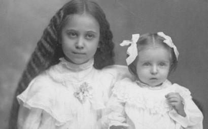 Elizabeth and Violet Seltzer Bethy and Violet Seltzer